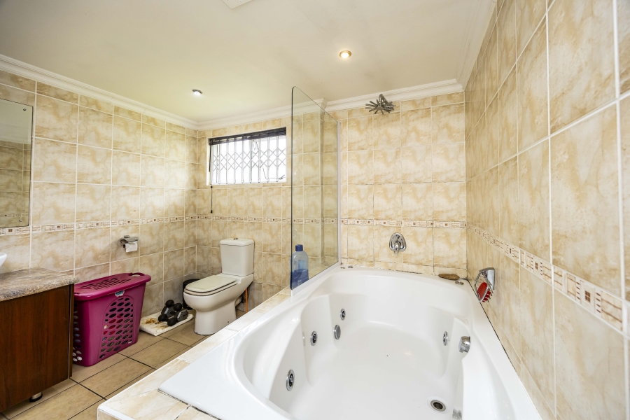 4 Bedroom Property for Sale in Amalinda North Eastern Cape